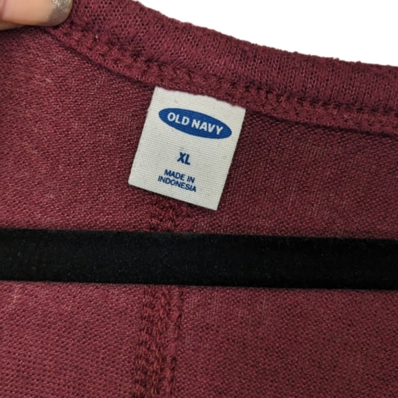 Old Navy Wine Red V-Neck Long Sleeve Plush Top Size XL 🍷✨ - Picture 3 of 10